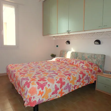Esperia 23 ليدو دي بومبوسا
